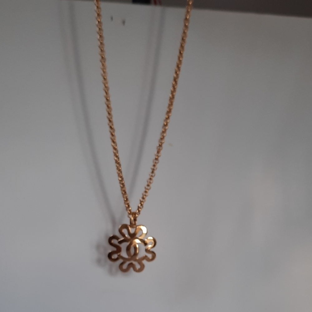 CHANEL Gold Floral Pendant Necklace, AUTHENTICATED!! - Picture 2 of 11